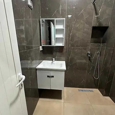 Apartment Trizone & Golem (Tirana)