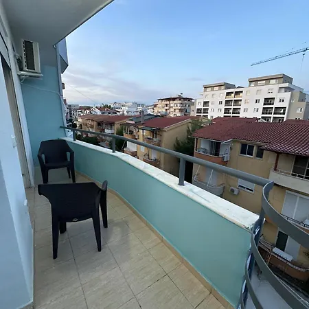 Trizone & Apartamento Golem (Tirana)