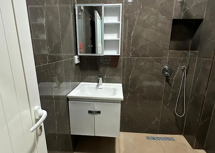 Apartment Trizone & Golem (Tirana)